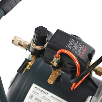 Компрессор поршневой Patriot Professional 24-320 масляный 320л/мин 24л 2000Вт от магазина РЭССИ