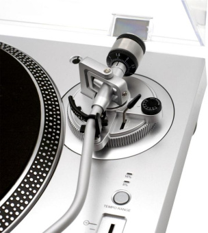 Проигрыватель винила Audio-Technica AT-LP120XUSB ручной серебристый от магазина РЭССИ