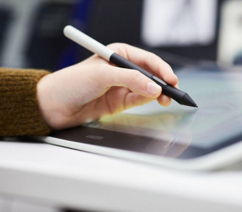 Графический планшет Wacom One DTC133W0B LED USB Type-C белый от магазина РЭССИ