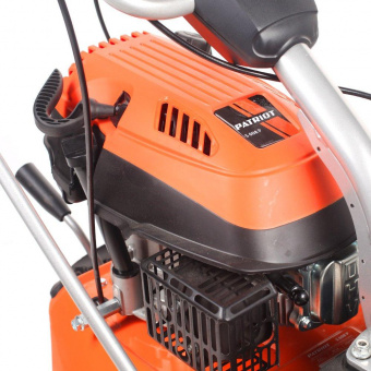 Подметательная машина бензин. Patriot S 608P 6л.с. от магазина РЭССИ