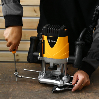 Фрезер Deko DKR1900 1900Вт 30000об/мин макс.ход:55мм от магазина РЭССИ