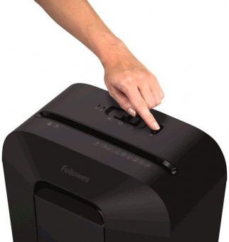 Шредер Fellowes PowerShred LX45 черный (секр.P-4) перекрестный 8лист. 17лтр. скрепки скобы пл.карты от магазина РЭССИ