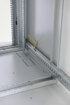 Шкаф серверный ЦМО (ШТК-С-33.6.10-44АА) напольный 33U 600x1000мм пер.дв.перфор. задн.дв.перфор. 2 бок.пан. направл.под закл.гайки 1000кг серый 850мм 110кг 180град. 1620мм IP20 сталь от магазина РЭССИ