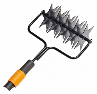 Культиватор для аэрации Fiskars QuikFit 1000689 38см от магазина РЭССИ